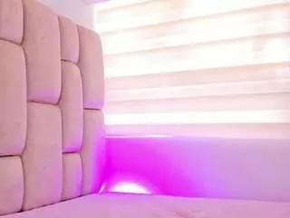 ilianaphoenix on CamSoda 