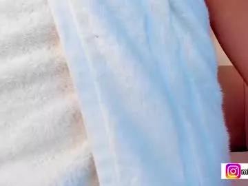 _e_m_m_a_1 on Chaturbate 