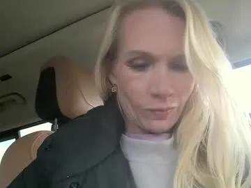 adventurouscpl2469 — If I reach my tip goal Ill fuck both holes with my double ended dildo ! #lovense  #milf #bigboobs #anal #hotwife #lovense [6677 tokens remaining]