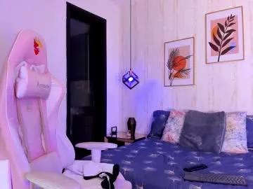 ayleen_dunkann — Hi :)  sexy naked with oil all over my body  #latina #ebony #feet #squirtshow #fit [330 tokens remaining]
