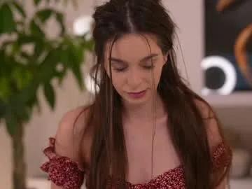 Freechat dovia on Chaturbate