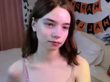 evi_brook — Goal: handbra + teasing #18 #natural #young #smalltits #feet