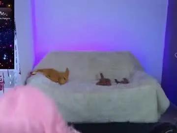 gia_flame — GOAL: Topless 5min [100 tokens remaining] Welcome to my room! #glasses #skinny #flexible #fit #fuckmachine