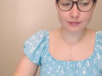 hartfoxx — #cute #glasses #pvt #bigboobs #tease