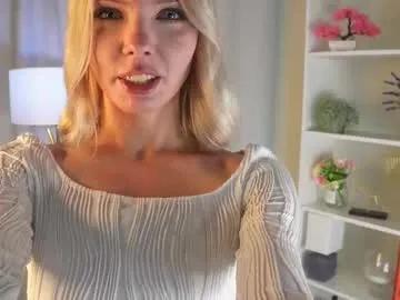 jenacaminita — Goal: Make my top wet (every 50tkns = more water) ! Hello I'm Mia, it's my 1st day here #new #18 #shy #teen #blonde [300 tokens remaining]