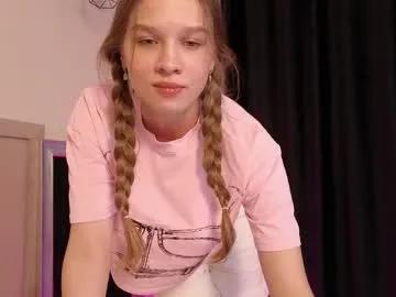 lia_flores — GOAL: tease in doggy with ass and #soles [174 tokens left] #shy #teen #feet #pantyhose #nonude