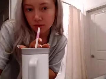 lilyyymonroee — shower with me! #blonde #wet #petite