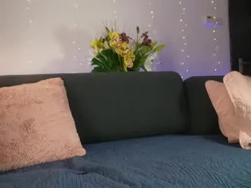 littlee33 on Chaturbate