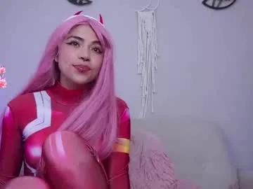 Freechat loveegirll on Chaturbate
