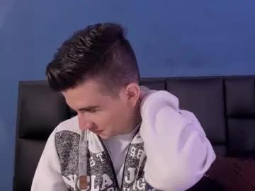 Freechat mikaelslow on Chaturbate