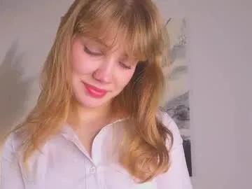 Freechat myismira on Chaturbate