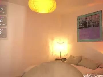 n_o_v_a on Chaturbate 