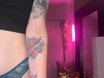 officiallyonlytams on Chaturbate