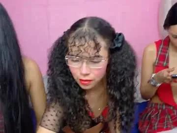 Freechat petitestrawberry18 on Chaturbate