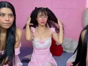 Freechat petitestrawberry18 on Chaturbate