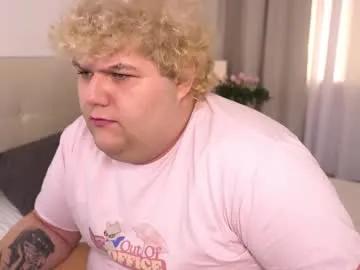 riven_miller — GOAL: spank my naked ass [144 tokens remaining] Welcome to my room! #chubby #curly #curvy #gay #bear