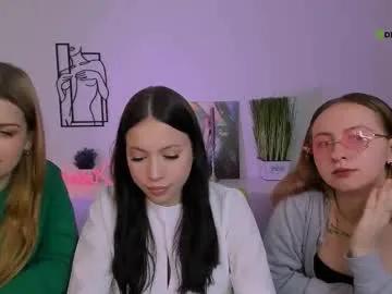 ruby_lay — GOAL: my first goal [111 tokens remaining] Welcome to my room! #18 #shy #blonde #new  #smokers