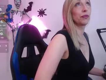 scarlett_079 — GOAL: show oil in my tits [3 tokens remaining] Make me moan and take all my juicies - Follow me, suscribe my fan club and rate me  #bigass #blonde #mature #lovense #new
