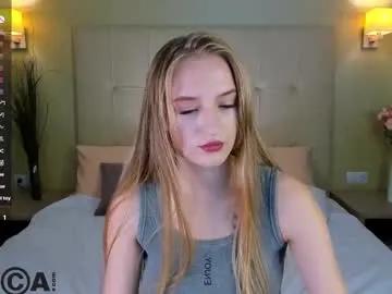 stacy_riiver — Lick your finger on the camera #teen #domi #smoke #bigtits #new [20 tokens remaining]