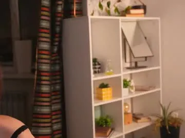 t_tragedienne on Chaturbate