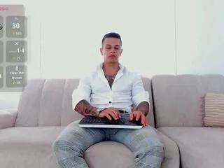 aron_dark on Flirt4Free
