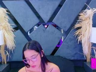 kylie_whitee on Flirt4Free