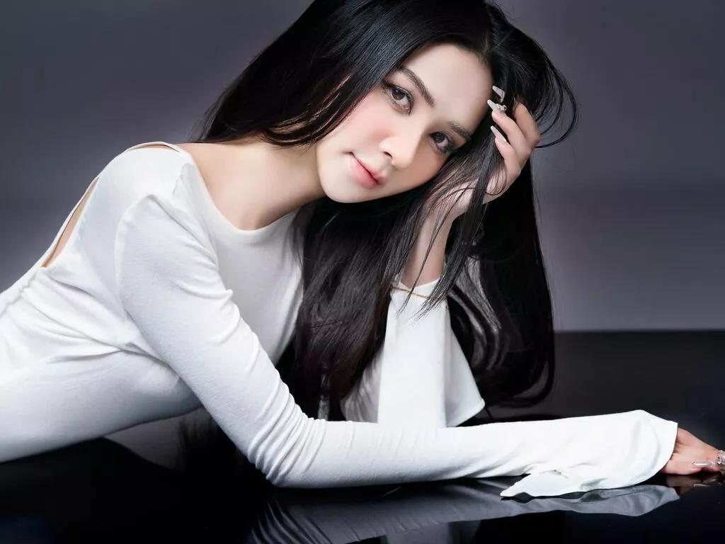 AnnaErena on LiveJasmin