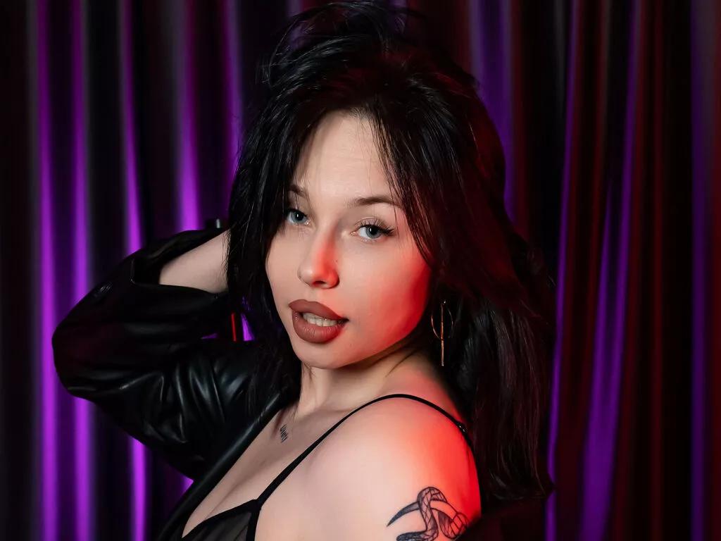 ElliTrue on LiveJasmin