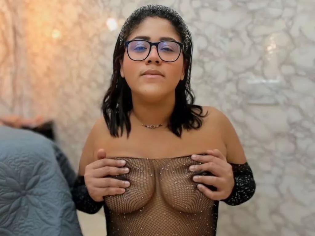 HanaRosie on LiveJasmin