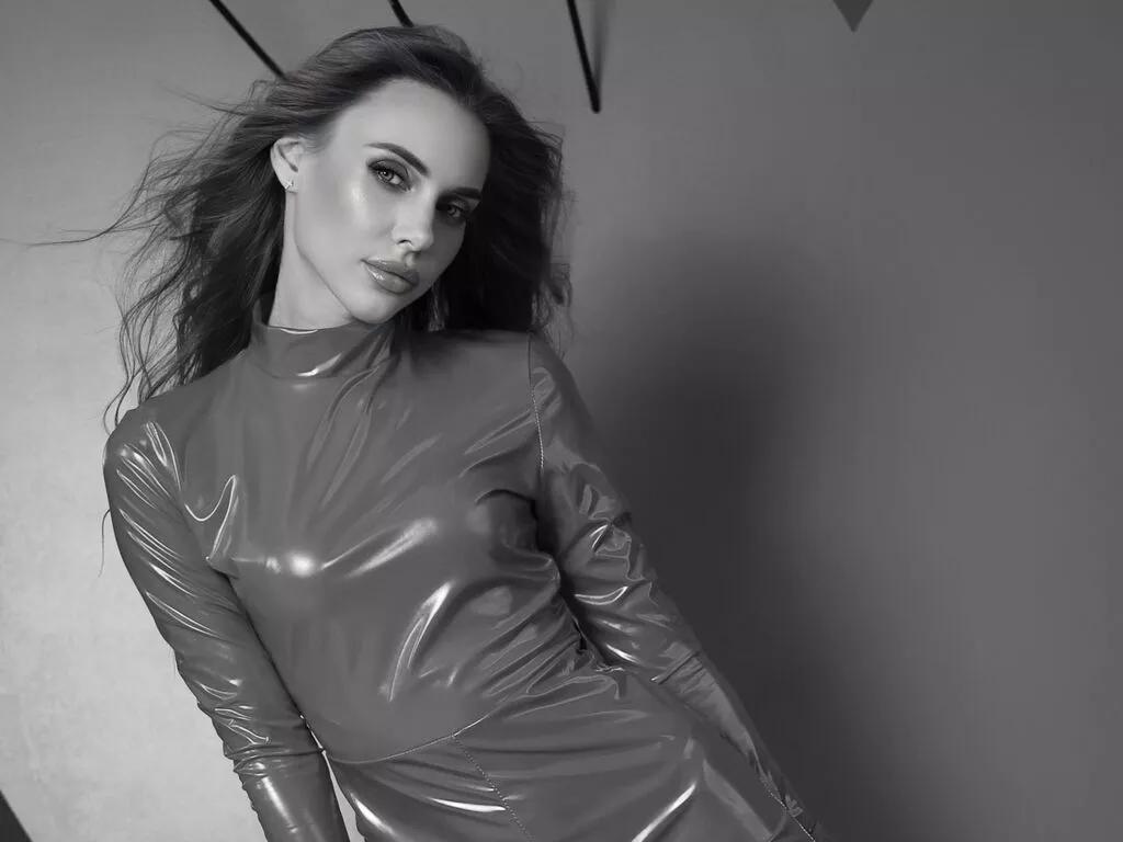 MichelleRouz on LiveJasmin