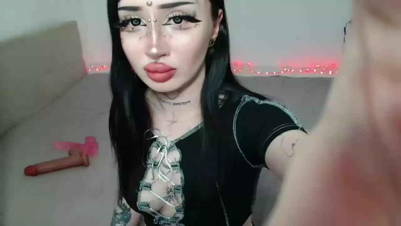 alisa_tattoogirl on Streamray 