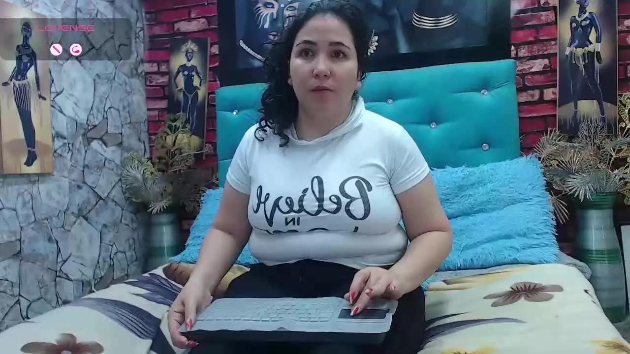 ZoilaQueen on Streamray 