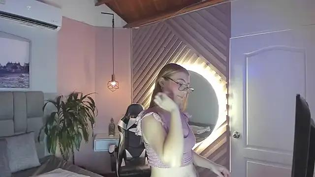allison_chiaki on StripChat