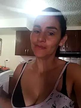 AmeliHoney — Estriptis