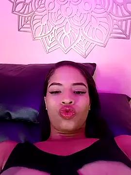 AnahisBennett on StripChat 