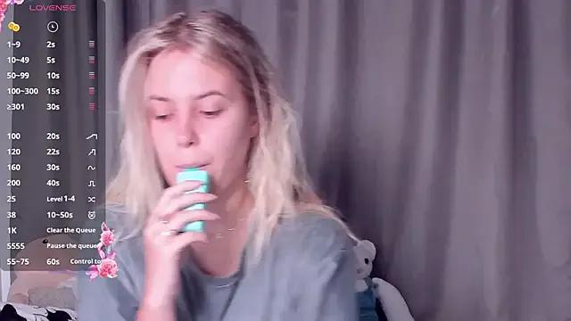 AngelAnty — Freechat on StripChat