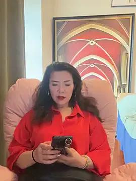 anna_yngs on StripChat 