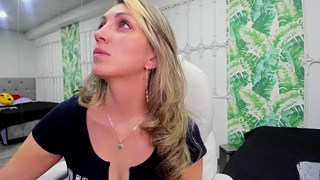 anny_sweet72 — ahegao face + suck finger