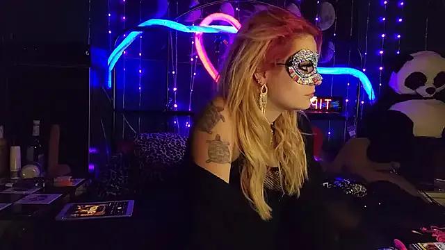 StripChat anonymouszN  is Freechat  anonymouszN — change outfit