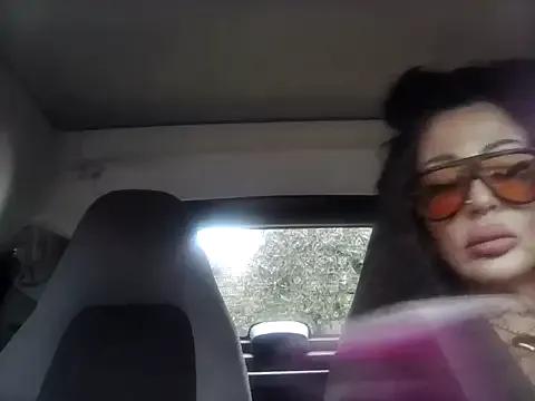 Freechat ASSERINAAA on StripChat