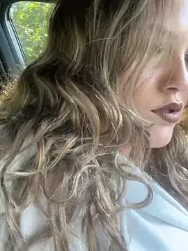 babyizzie on StripChat 