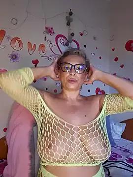 BellaBellaHot on StripChat 