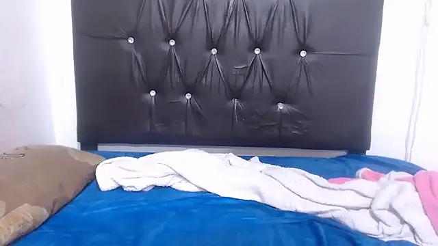 BigbootyNickyx — Lets twerk ass daddies