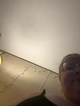 Blondiee_x — pull them panties down