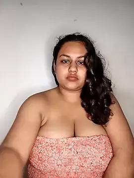 bumblebeegirl on StripChat 