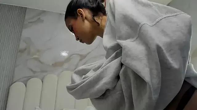 Carohorny4u
