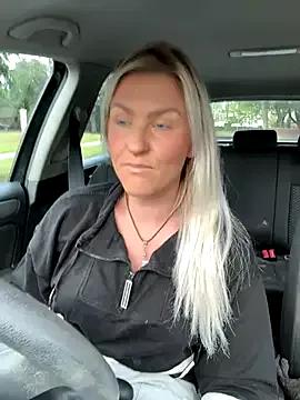 Charleigh_xx — Dildo naked 