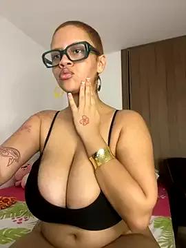 Charlotee_ — ice on my clit
