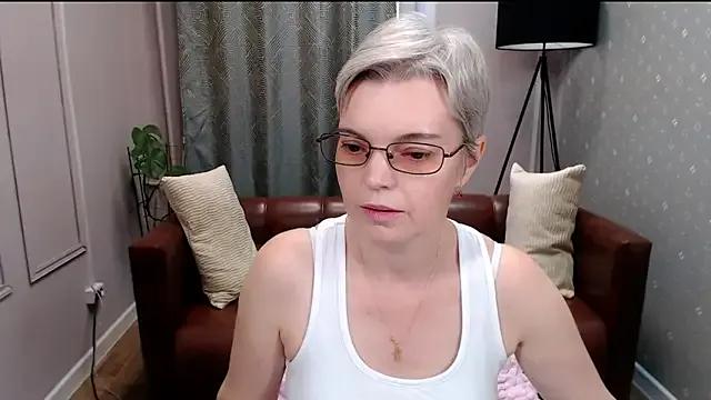 StripChat Cutie_Erikaa1  is Freechat  Cutie_Erikaa1 — nude figure from the back.