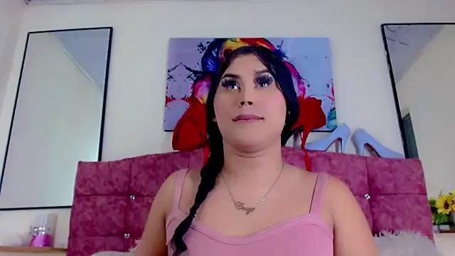 StripChat Eemily_-  is Freechat  Eemily_- — strong straw